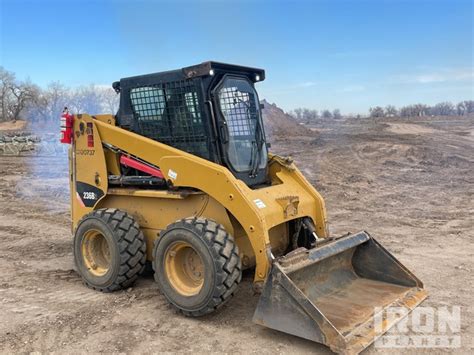 caterpillar skid steer 236b2|caterpillar 236b skid steer specs.